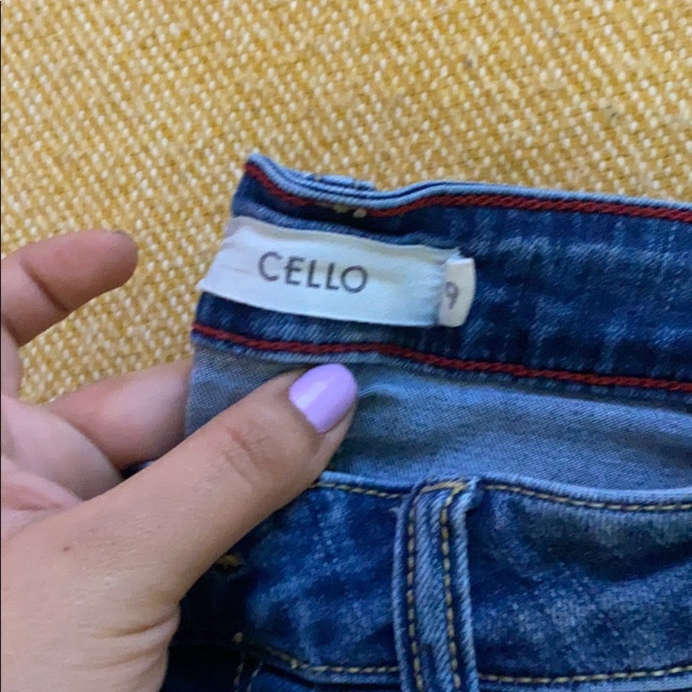 Distressed Blue jeans - Picture 4 of 4